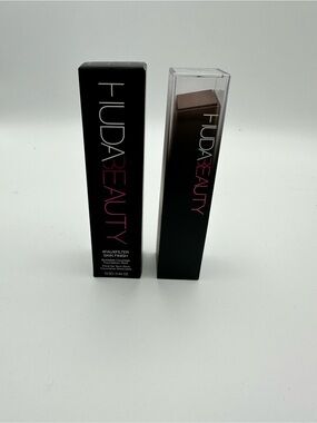 Huda Beauty Foundation Stick 590R Lava Cake Brand New .44 oz